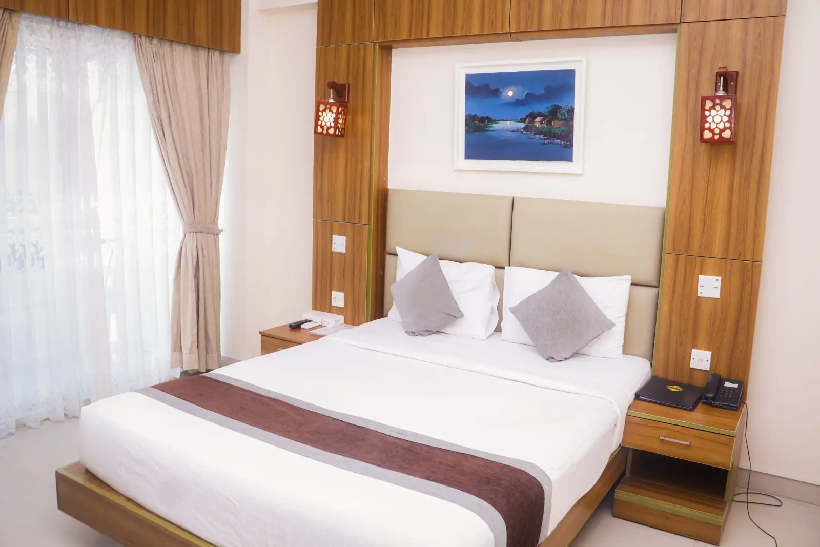 Standard Suite (Couple Hill View)